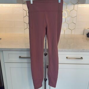 Lululemon dusty rose 7/8s leggings size 4